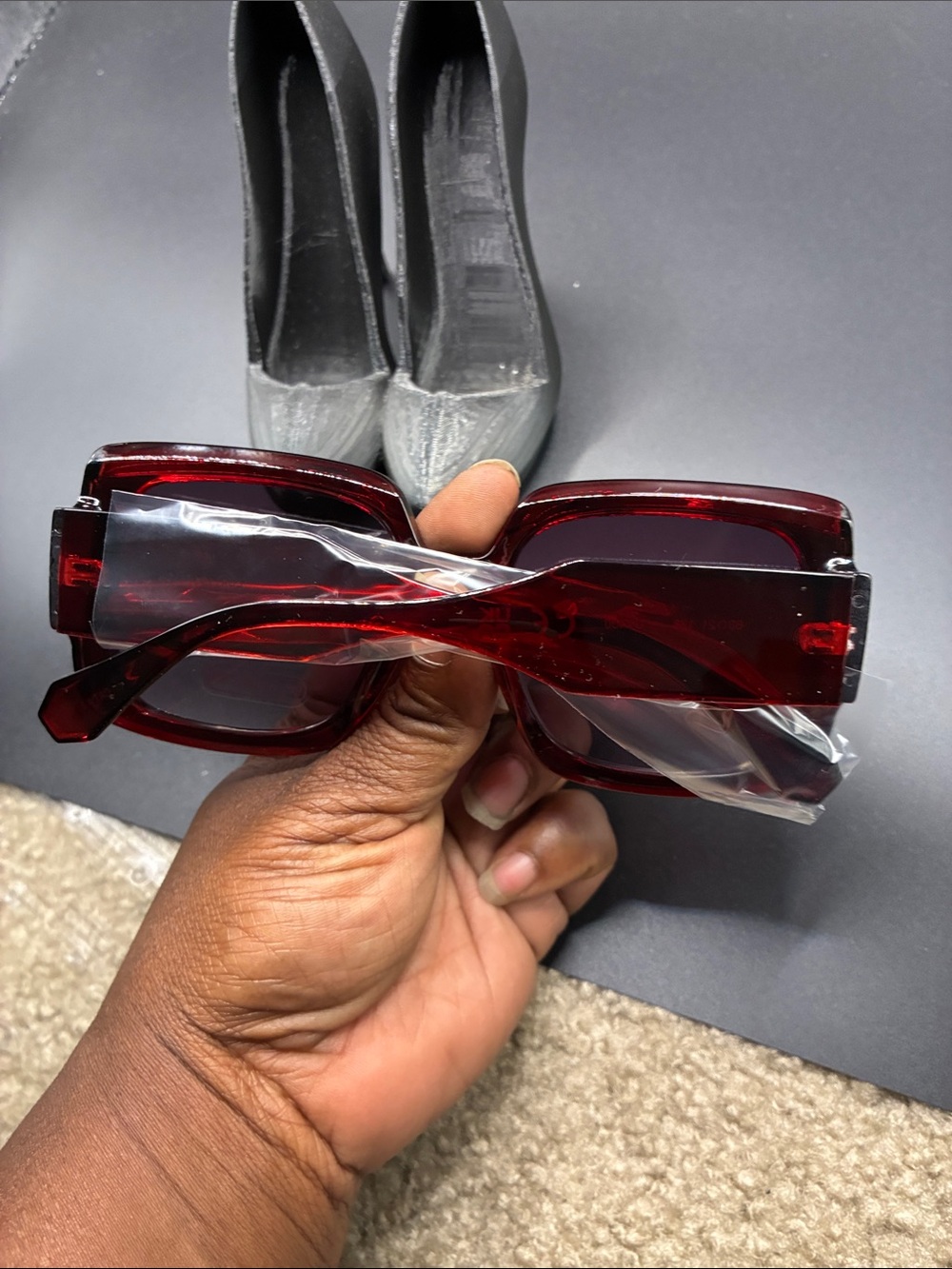 Fashion Nova Oversized Square Sunglasses - Burgundy - Picture 4 of 4